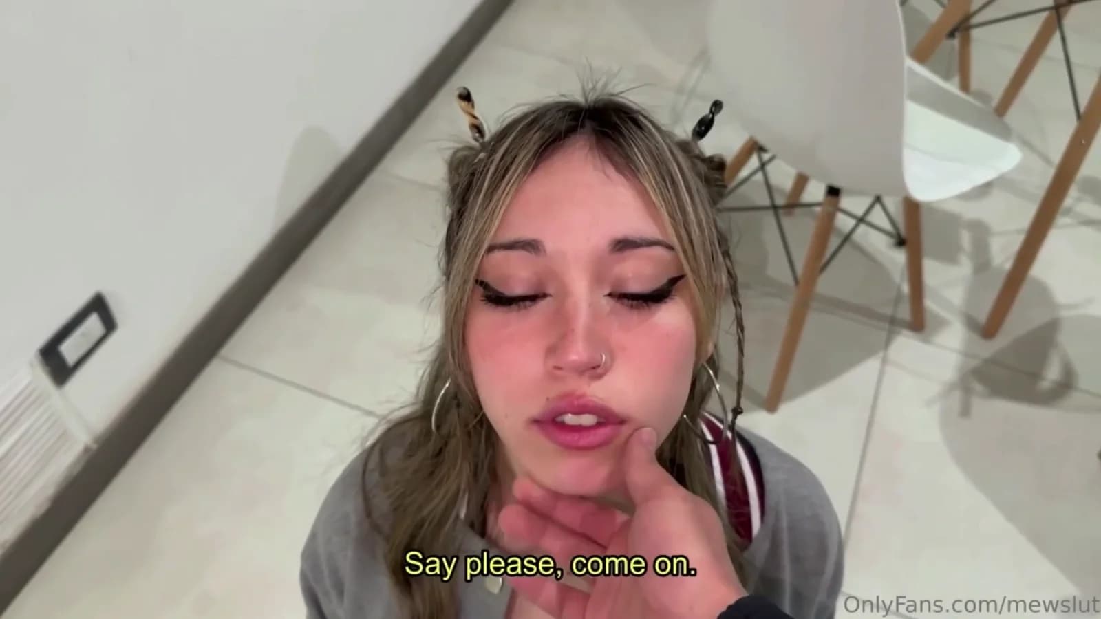 MewSlut Sucks Off Her Boyfriend