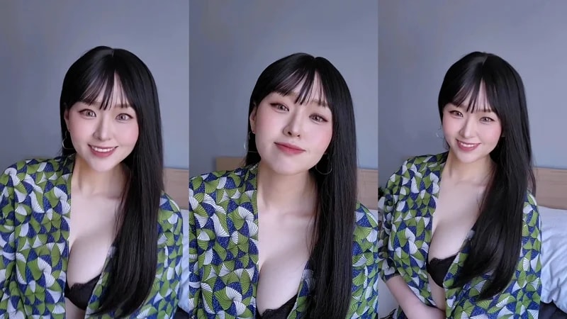 Maple.Oh Proudly Flaunting Her Sexy Tits